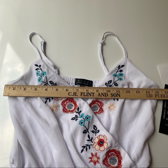 New Trixxi Women’s White Small Flower Embroidered Sleeveless Strap Romper - Picture 7 of 8